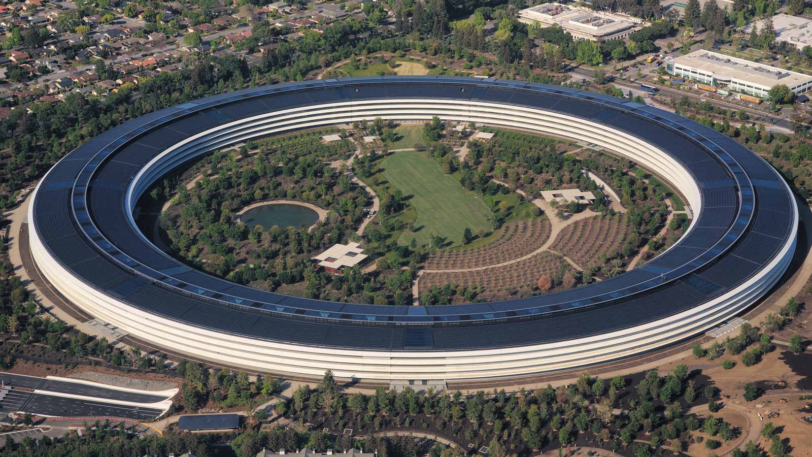 Aerial view of Apple Park, Apple's ring-shaped headquarters in Cupertino, California.